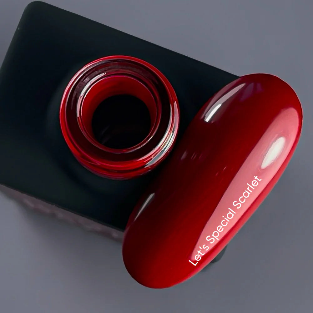 NAILSOFTHEDAY Let's Special Scarlet: karmoezijnrode semi-permanente nagellak voo