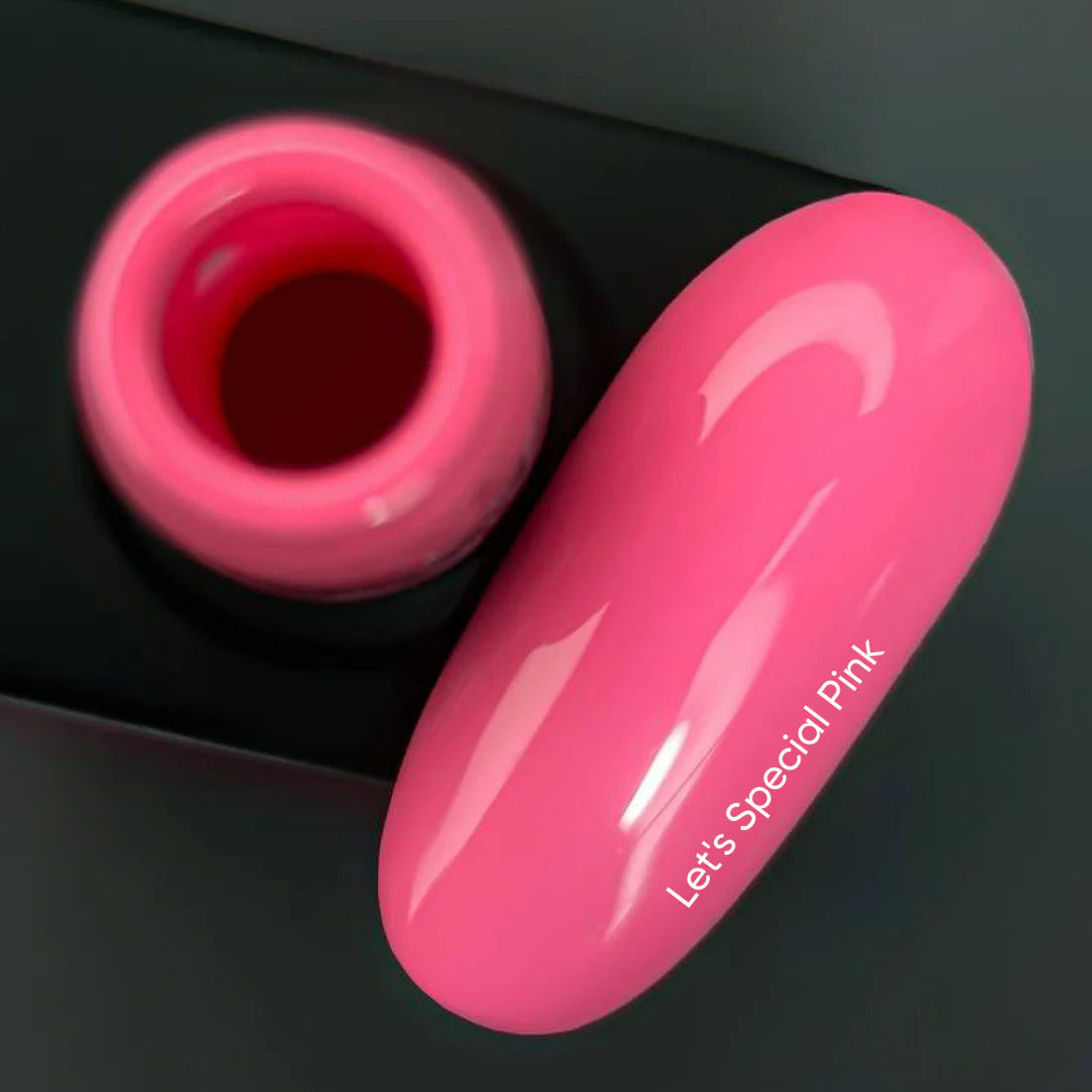 NAILSOFTHEDAY Let's Special Pink: speciale roze semi-permanente nagellak die ove