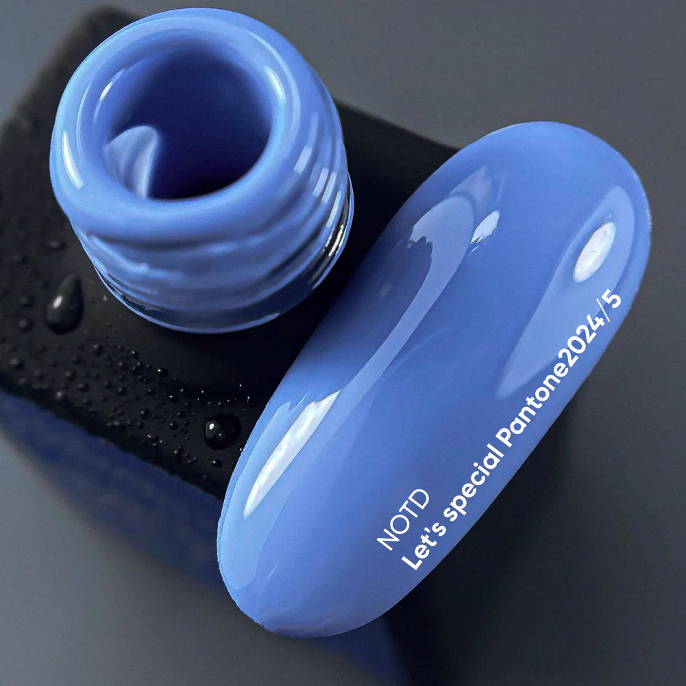 NAILSOFTHEDAY Let's Special Pantone2024/5 - lichte denim/lichte steneen sparsei-